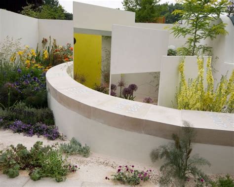 Landscaping with sand: 10 ways to add a coastal vibe